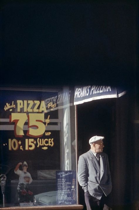 Saul Leiter, New York, 1950s Edward Steichen, Saul Leiter, Diane Arbus, Robert Frank, New York School, Robert Doisneau, Great Photographers, Foto Art, Colour Photograph