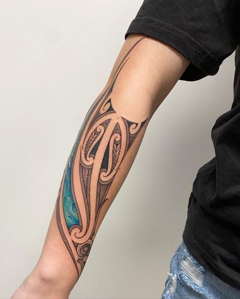 23 Maori Tattoo for Art Lovers in 2022 - Page 2 of 5 - Small Tattoos & Ideas Maori Tattoo Designs Leg, Maori Tattoo Designs Women Arm, Tamoko Women Maori Tattoos, Tamoko Maori Design, Maori Tamoko, Māori Designs, Māori Tattoo, Maori Tattoo Arm, Small Tattoos Ideas