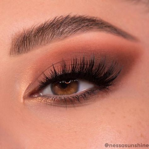 Mocktail Eyeshadow Palette Makeup Looks That Make Brown Eyes Pop, Country Makeup Ideas Simple, Eye Makeup To Make Brown Eyes Pop, Terracotta Eye Makeup, Western Eye Makeup, Classy Eyeshadow Looks, Hoco Eyeshadow, Eye Shadow Looks For Brown Eyes, Makeup For Family Pictures