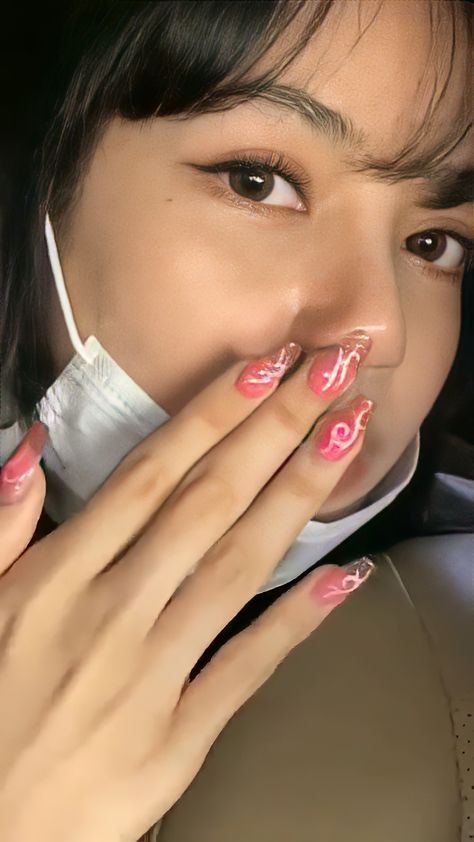 Lisa Nails Blackpink, Celeb Nails, Blackpink Nails, Lisa Nails, Idol Nails, Kpop Nails, Selena Gomez Photoshoot, Curly Hair Videos, Beauty Nails Design