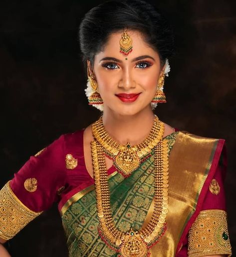 Wedding Saree Poses, Saree Poses Photoshoot Ideas, Poses Photoshoot Ideas, Photoshoot Ideas At Home, Bridal Jewellry, Poses Photoshoot, Bridal Sarees South Indian, Paper Beads Necklace, Tamil Girls