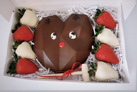 Desert Catering, Valentine Desert, Christmas Strawberries, Valentine Deserts, White Strawberries, Breakable Hearts, Breakable Chocolate, Christmas Strawberry, Chocolate Covered Desserts