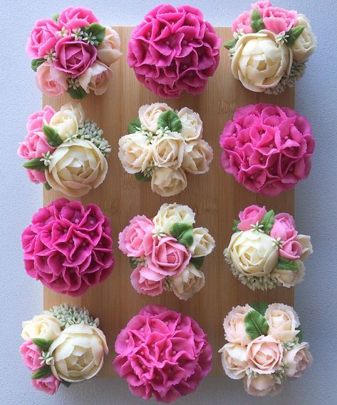 Shabby Chic Garden Party, Hydrangea Cupcakes, Icing Roses, Cupcake Flowers, Cake Decorating Flowers, Spring Cupcakes, Cupcake Decorating Tips, Fancy Cupcakes, Cupcake Soap