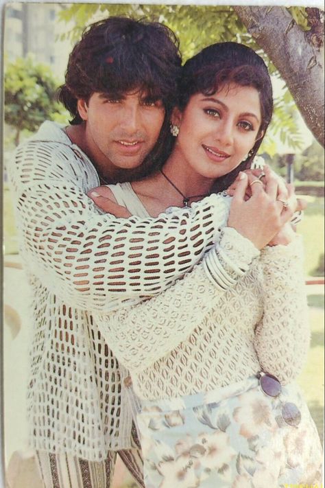 #AkshayKumar #shilpashetty #rare #postcard #muvyz #muvyz040521 @akshaykumar @TheShilpaShetty Pretty Zinta, Before And After Marriage, Twinkle Khanna, 70s Men, Retro Bollywood, Shilpa Shetty, 90s Bollywood, Hot Romance, Photo Frame Gallery