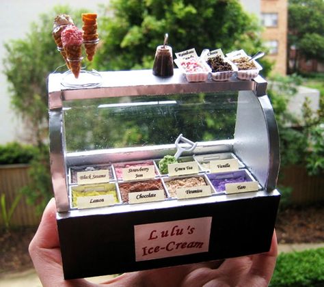 The Mini Food Blog: Ice Cream ~ Lulu's Miniatures Miniature Ice Cream Shop, Cream Cabinet, Ice Cream Display, Miniature Ice Cream, Miniature Bakery, Barbie Diorama, Ice Cream Candy, Stall Designs, Miniature Projects