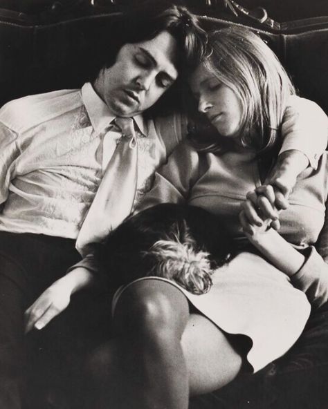 Paul And Linda, Linda Eastman, Beatles Quotes, Paul Mccartney Beatles, Beatles Girl, Jane Asher, Paul And Linda Mccartney, Beatles Photos, Romantic Love Stories