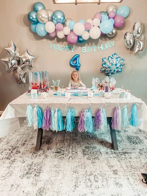 Snowflakes Birthday Party Ideas, Frozen 2 Balloon Garland, Frozen 2 Decoration Ideas, Frozen 2 Birthday Party Decorations, Frozen 2 Birthday Party Ideas Decorations, Frozen 2 Party Decorations, Frozen 2 Party Ideas, Birthday Frozen Decorations, 2 Year Birthday Decoration Ideas