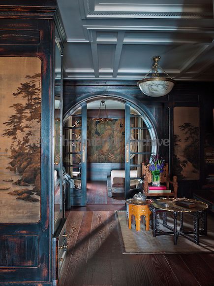 The entrance hall is furnished with an English Indian Colonial nineteenth century armchair and an occasional table made from a nineteenth ce... Chinoiserie Bedroom, Chinese Pavilion, Chinese Wallpaper, Chinoiserie Decorating, Timeless Interiors, Faux Painting, Chinoiserie Style, Interiors Dream, Chinoiserie Chic