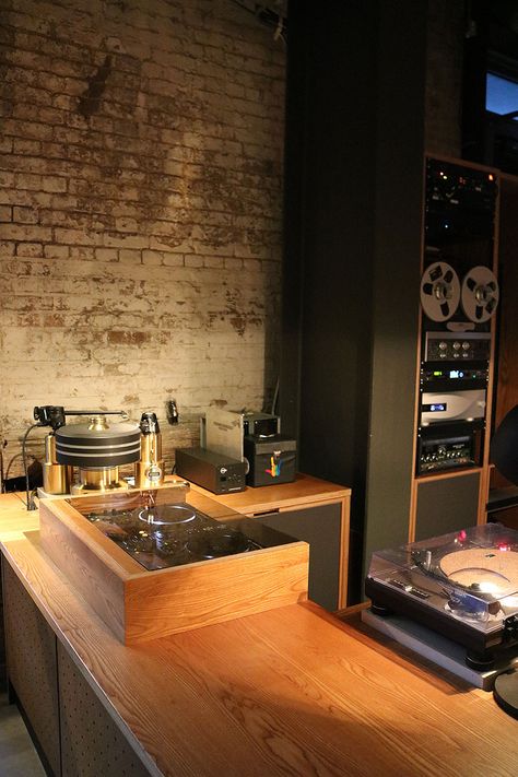 Jazz Kissa, Listening Bar, Hifi Bar, Vinyl Record Furniture, Dj Pult, Hifi Room, Audiophile Room, Japanese Bar, Audiophile Listening Room