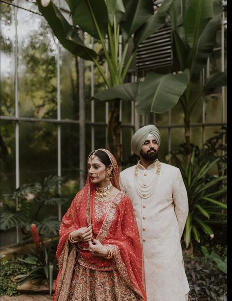 Punjabi Wedding Shoot, Vintage Indian Photoshoot, Nikkah Photos, Sikh Groom, Wedding Closeup, Punjabi Aesthetic, Engagement Portraits Poses, Sikh Wedding Photography, Marriage Pictures