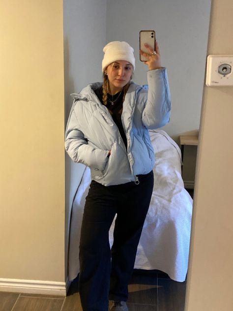 Outfit de invierno para la nieve Campera Puffer Outfit, Campera Puffer, Light Blue Puffer Jacket, Puffer Outfit, Blue Puffer Jacket, Blue Puffer, Fits Inspo, Jacket Outfit, Future Life