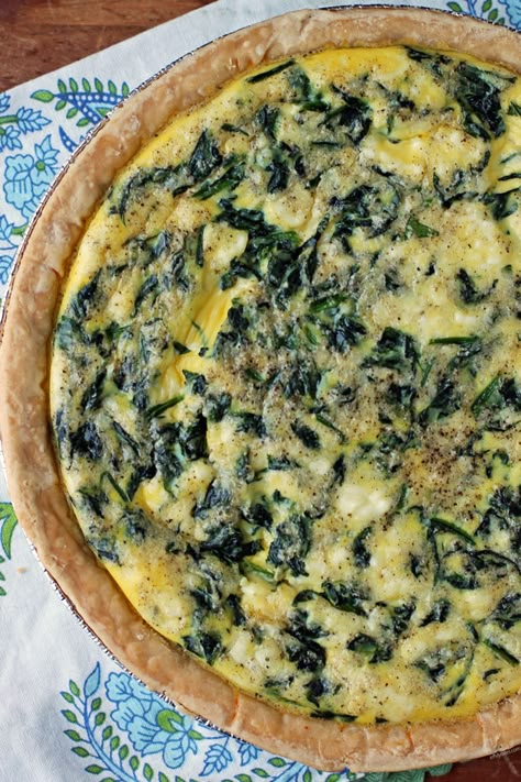 Spinach Feta Quiche - Emily Bites Spinach Ricotta Pie, Spinach Feta Quiche, Gluten Free Quiche, Onion Quiche, Spinach Quiche Recipes, Ricotta Pie, Bojon Gourmet, French Foods, Oxtail Recipes