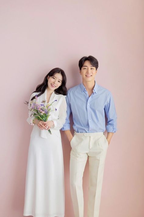 Korean Engagement Photos, Korean Prewedding Photography, Pre Wedding Photoshoot Theme, Korean Photoshoot, Korean Couple Photoshoot, Korean Wedding Photography, Pre Wedding Photoshoot Outfit, Wedding Photo Studio, Wedding Photoshoot Props