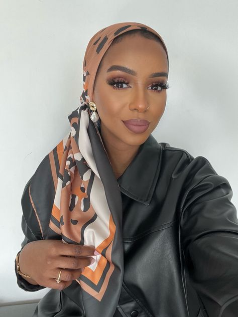 At Kaï Apparel we are widely known for our beautiful multi wear satin scarf collection. This satin scarfs is beautifully silky and soft. It is 90x90cm in size and perfect for a turban, hair wrap, headscarf, on your bag or over shoulders. The ideal multi wear for all occasions and seasons and finish to your outfit.  Its material is made with premium Satin and has a luxuriously smooth gloss which looks and feels elegant.  They are soft and easy to work with. All our Silky satin scarves come gift p Turban Work Outfit, Silk Hair Wrap Styles, Pink Hair Scarf, Black Woman Head Scarf, Head Silk Scarf Styles, Satin Scarf Styles, Christian Veil Outfit, Silk Head Scarf Outfit, How To Wrap A Headscarf