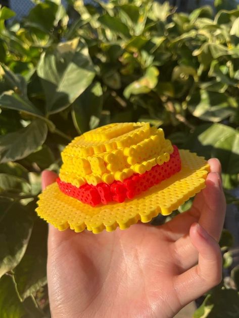 One Piece Pearler Beads, One Piece Crafts Anime, Luffy Perler Beads, One Piece Perler Beads Pattern, One Piece Perler Beads, One Piece Perler, Luffy's Hat, Lanyard Crafts, Hama Beads 3d