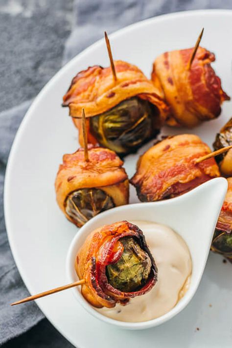 30 Easy Fall Appetizers- Best Recipes & Ideas for Autumn Appetizers Balsamic Mayo, Fall Appetizer Recipes, Autumn Appetizers, Bacon Wrapped Brussel Sprouts, Appetizer Recipes Easy, Mayo Dip, Fall Recipes Appetizers, Fall Appetizers Easy, Bacon Wrapped Appetizers