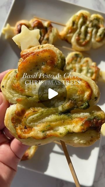 Sheila Williams on Instagram: "Pesto Christmas Trees🎄garlic butter puff pastries with mozzarella & basil pesto. The perfect holiday appetizer to impress your friends and family✨ 

#easyrecipes #holidaybaking #christmasbaking #appetizers" Puff Pastry Christmas Tree, Cheesy Puff Pastry, Pastry Christmas Tree, Puff Pastry Christmas, Pastry Christmas, Butter Puff Pastry, Puff Pastry Filling, Pesto Cheese, Puff Pastries