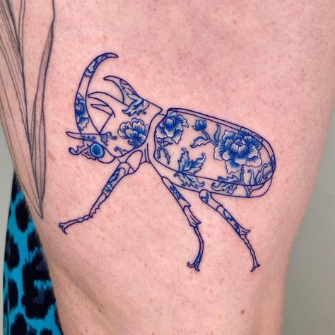 🦐 Kat 🦐’s Instagram profile post: “Porcelain beetle for Leigh Love this one for you Leigh! It was so nice to meet you 😙” Interesting Tattoos, Red Beetle, Rat Tattoo, Beetle Tattoo, Triangle Eye, Gem Tattoo, Candle Tattoo, Mushroom Tattoos, Bear Tattoo