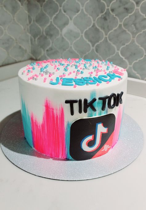 Pink Blue Tik Tok Cake Tik Tok Birthday Cake Ideas, Birthday Cake Tik Tok, Tik Tok Cake Ideas, Tik Tok Birthday Cake, Tiktok Birthday Cake, Tik Tok Cake, Tiktok Cake, Tiktok Birthday, Mimi Birthday