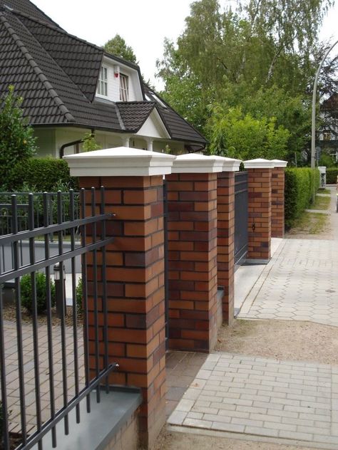 Archways In Homes, Brick Wall Gardens, Fence And Gate, Compound Wall Design, Gate Wall Design, Brick Columns, English Garden Design, Garden Wall Designs, Fence Gate Design