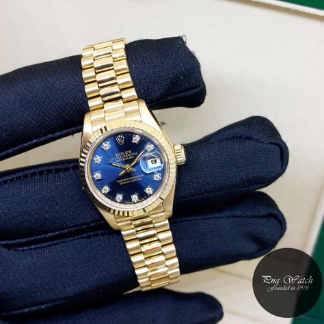 Rolex 26mm Oyster Perpetual 18K Yellow Gold Blue Vignette Diamonds Dial "QUEEN" Datejust REF: 69178 (8.13 Million Series)! Rolex Datejust 26 Mm, Rolex 26mm, Rolex Blue, Golden Watch, Rolex Watches Women, Rolex Women, Cool Lighters, Gold Rolex, Dream Watches