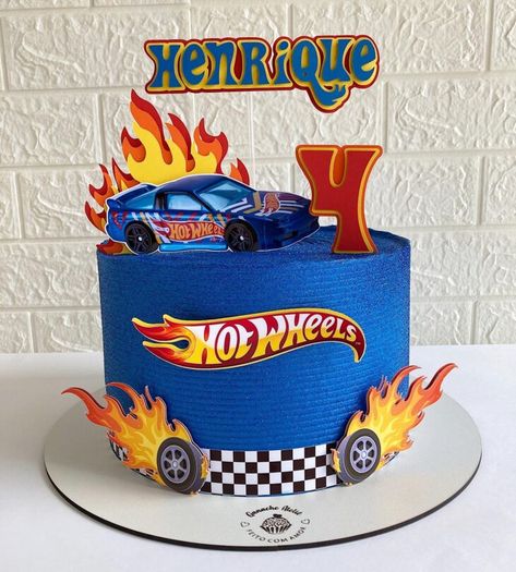 Hot Wheels Cupcakes, Compleanno A Tema Hot Wheels, Hot Wheels Themed Birthday Party, Bolo Hot Wheels, Hot Wheels Cake, Wheel Cake, Hotwheels Birthday Party, Festa Hot Wheels, Cars Birthday Cake