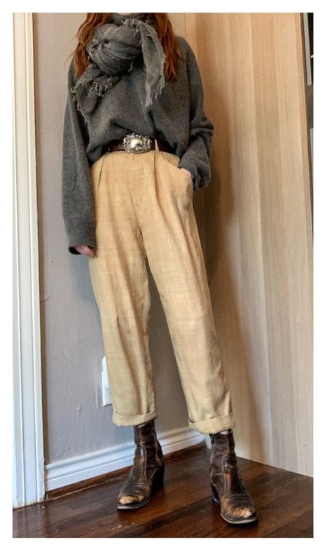 Slouchy Pants Outfit Winter, Groucho Pants Outfit, Slouchy Boots Outfit Jeans, Genie Pants Outfit, Slouchy Jeans Outfit Winter, Slouchy Sweater For Winter Layering, Casual Slouchy Sweater For Layering, Chic Slouchy Sweater, Slouchy Pants Outfit