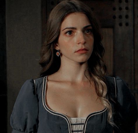 Aurora Ruffino Medici Gif, Aurora Ruffino Medici, Bianca Medici, Eliza Bennet, Women Faceclaims, Period Face Claims, Chaning Tatum, Medici Masters Of Florence, Northern Star