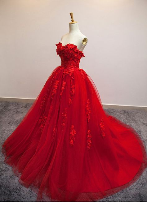 Hey, I found this really awesome Etsy listing at https://www.etsy.com/listing/266631437/red-lace-strapless-wedding-gown Couture Dior, Gaun Abad Pertengahan, Red Ball Gown, Red Wedding Dress, Gown Red, Floral Prom Dresses, Tulle Ball Gown, Lace Strapless, Floral Fashion