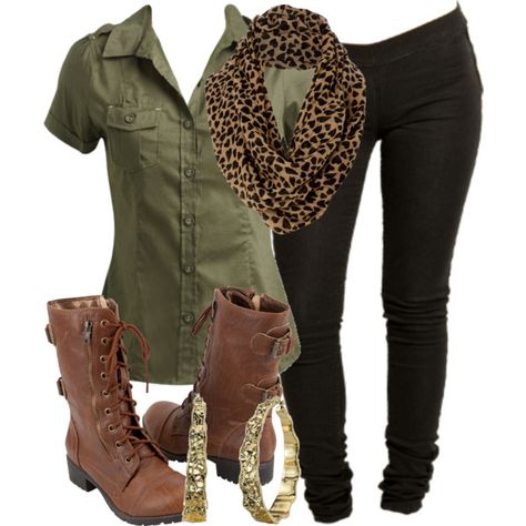 I would wear this all the time, minus the scarf and earrings. Those boots are so cool! Brown Combat Boots Outfit, Moda Safari, Mode Ab 50, Boots Leopard, Safari Outfit, Safari Outfits, Jeans Brown, Leopard Scarf, Leopard Print Scarf