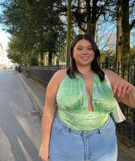 Joanna Pincerato, Plus Zise, Plus Size Baddie Outfits, Trendy Plus Size Fashion, Girls Crop Tops, Crop Top Outfits, Summer Outfit Inspiration, Curvy Girl Outfits, Curvy Outfits