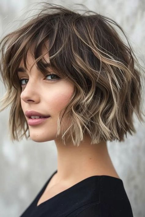 Choppy Bob Hairstyles With Bangs, Shortish Haircuts, Wavy Bob Haircuts, Short Ombre Hair, Fine Straight Hair, Shaggy Short Hair, Fabulous Hair, Chin Length Hair, Choppy Bob