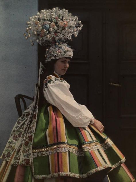 These century-old photos give a rare glimpse of bridal wear from many cultures. Poland Costume, Polish Wedding Traditions, Polish Traditional Costume, Polish Wedding, White Bridal Gown, Traditional Wedding Attire, Bride Pictures, Collections Photography, Traditional Wedding Dresses