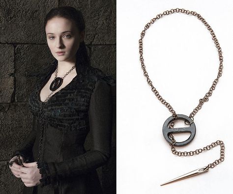 How to Make Sansa’s Necklace From Game of Thrones Sansa Stark Necklace, Game Of Thrones Necklace, Game Of Thrones Jewelry, 4 Necklace, Game Of Thrones Party, Seven Kingdoms, Game Of Thrones Costumes, Fandom Jewelry, Dagger Necklace