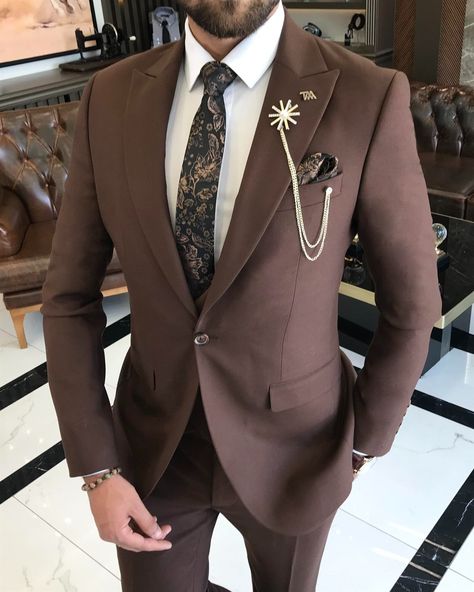 Luxury Brown Three-piece Suit For Groom, Brown Three-piece Suit With Notch Lapel For Fall, Wedding Suit Brown, Elegant Fitted Brown Three-piece Suit, Wedding Suits Groom Unique, Brown Suit Men, Prom Suits For Men Unique, Elegant Brown Three-piece Suit With Notch Lapel, Gold Prom Suit