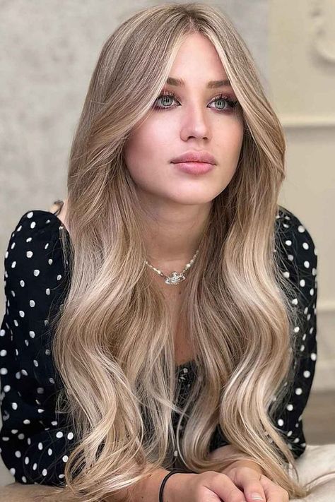 medium-ash-blonde-on-long-hair Medium Ash Blonde Hair, Ashy Blonde Hair, Trendy Fall Hair Color, Beige Blonde Hair, Blonde Lowlights, Ash Blonde Hair Colour, Ombre Blond, Ash Blonde Balayage, Dirty Blonde Hair