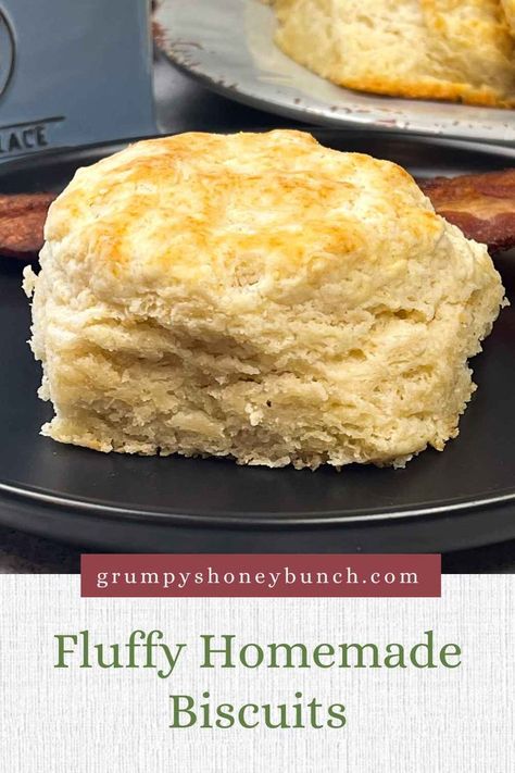 Experience the ultimate comfort food with these buttery, delicious Fluffy Homemade Biscuits made with tangy buttermilk! 🧈🍞 Golden, tender, and irresistibly soft, these biscuits are the perfect addition to any meal. Made from scratch with simple ingredients, they have that classic, buttery flavor with a slight tang from the buttermilk. Perfect for breakfast, brunch, or as a side to your favorite dishes, these biscuits are sure to become a family favorite! Fluffy Homemade Biscuits, Best Biscuits, Flaky Biscuits, Gluten And Dairy Free, Egg Free Recipes, Side Dishes Recipes, Homemade Biscuits, Biscuits And Gravy, Quick Bread Recipes