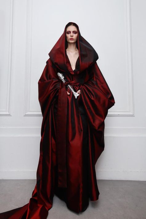 Winter Couture Gowns, Vampire Haute Couture, Haute Couture Halloween, Haute Couture Fall 2024, Red Couture Gowns, Red Haute Couture, Winter Vampire, Philippa Eilhart, Neat Outfits