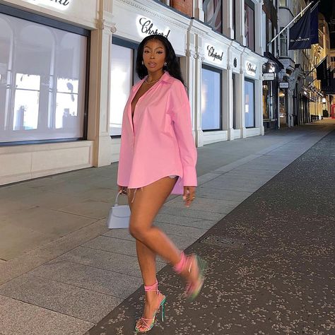 WUNMI BELLO on Instagram: “so on thursday’s we wear pink?” Girly Summer Outfits Casual, Pink T Shirt Outfit, Oversized Shirt Outfit, Classy Summer Outfits, Shirt Dress Outfit, Oversized Shirts, Girls Summer Outfits, Outfit Look, Looks Chic