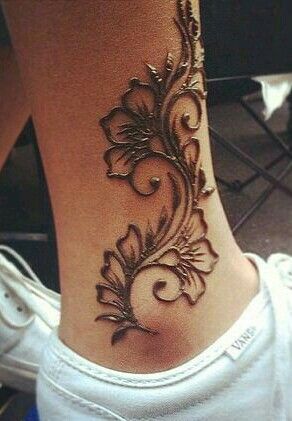 Henna Tattoo Designs Ankle, Henna Leg Designs, Tattoo Designs Ankle, Ankle Henna Tattoo, Ankle Henna Designs, Ankle Henna, Henna Ankle, Practice Henna, Palm Mehndi Designs