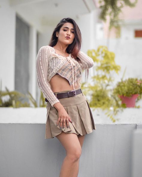 Garima Chaurasia 💙 (@gima_ashi) • Instagram photos and videos Garima Chaurasia, Gima Ashi, Education Facts, Regina Cassandra, Wallpapers Pictures, Live Life To The Fullest, Mgmt, Beautiful Women Over 40, Instagram Live