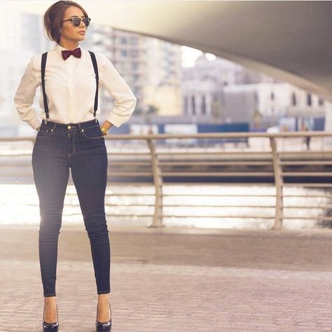 Casual Business Attire For Women, Women In Suspenders, Suspenders Women, Photos Of, Business Attire Women, Trendy Business Casual, Casual Work Outfits, Summer Photos, Work Outfits Women