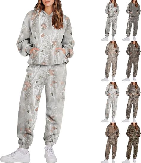 The sweatsuit set for women is made of polyester and cotton, The thick fabric is soft, comfy and warm, making you feel very warm and free.This two piece loungewear set not only gives you style but also flatters your skin and your well-being with its pleasant soft fabric. Black Trunk, Camo Sweatshirt, Camo Hoodie, Winter Stil, Sweatpants Set, White Leaf, Fitted Suit, Sports Suit, Women Hoodies Sweatshirts