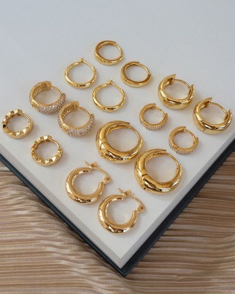 Trendy gold rings