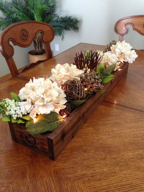 Center Piece Dining Room Table, Tray Centerpiece Ideas Dining Rooms, Show Pieces Decor, Dining Table Decor Centerpiece, Wood Box Centerpiece, Table Centerpieces For Home, Fall Decor Diy Crafts, Dining Room Centerpiece, Dining Room Table Centerpieces