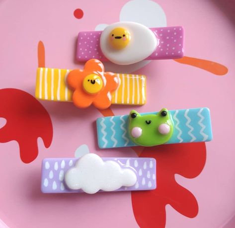 Polymer Clay Hair Clips, Diy Crafts Pencil Case, Clay Hair Clips, Polymer Clay Hair, Clay Hair, Polymer Clay Figures, Diy Jar Crafts, Clay Crafts Air Dry, Doodle Style