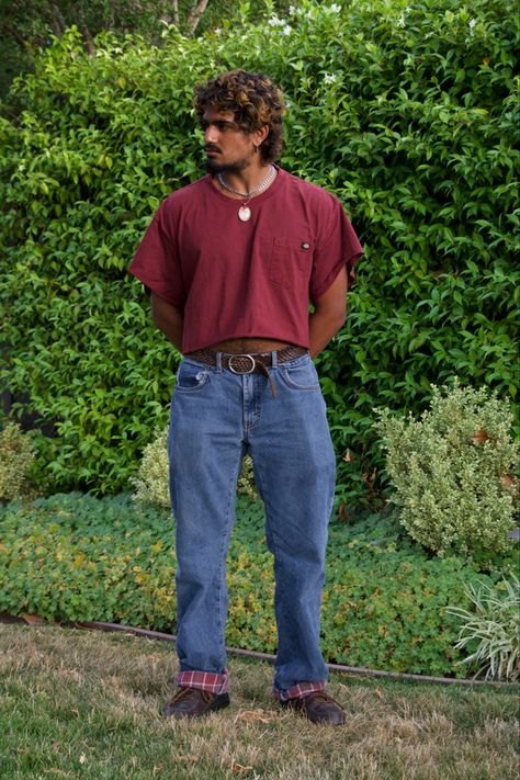 Cropped red tshirt inspired outfit Crop Tshirt Outfit, Tshirt Outfit Men, Cropped Tshirt, Tshirt Outfit, Tshirt Men, Tshirt Outfits, Red Tshirt, Crop Tshirt, Fashion Inspiration