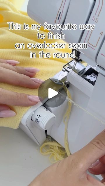 Overlocker For Beginners, Easy Serger Projects, Serger Projects Beginner, Overlocker Tension, Sewing A Hem, Overlocker Projects, Server Tips, Serger Sewing Projects, Sewing Serger