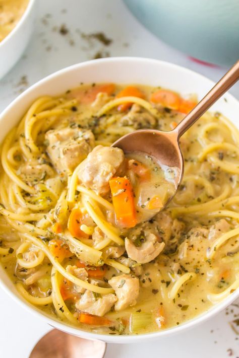 Chicken Alfredo Soup Recipe, Recipes Chicken Alfredo, Chicken Alfredo Soup, Alfredo Soup, Chicken And Vegetable Soup, Soups Stews Chilis, Vegetable Soup Recipe, Chicken Soup Recipe, Homemade Soup Recipe