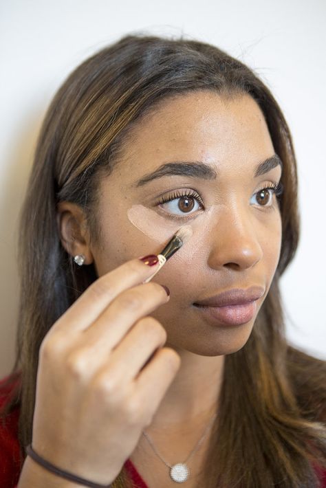 10 Concealer Hacks That Will Make Your Dark Circles Disappear Concealer Hacks, Dark Spots Under Armpits, Dark Circles Makeup, Some Makeup, Best Makeup Brushes, Best Concealer, Dark Circles Under Eyes, Popsugar Beauty, Undereye Circles